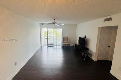 Condo in Sunny Isles Beach, Florida, 1 bedroom  № 1994809 - photo 6