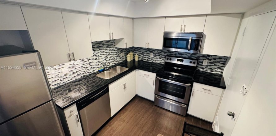 Condo in Sunny Isles Beach, Florida, 1 bedroom  № 1994809