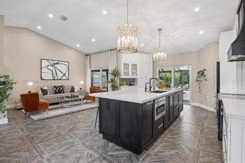 Villa ou maison à vendre à Davie, Floride: 4 chambres, 200.11 m2 № 2075344 - photo 4