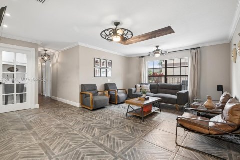 Villa ou maison à vendre à Davie, Floride: 4 chambres, 200.11 m2 № 2075344 - photo 10