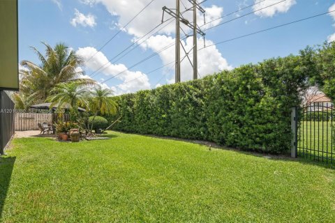 Villa ou maison à vendre à Davie, Floride: 4 chambres, 200.11 m2 № 2075344 - photo 30