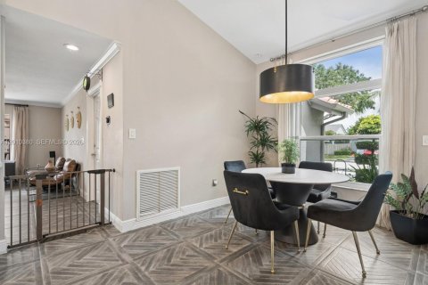 Villa ou maison à vendre à Davie, Floride: 4 chambres, 200.11 m2 № 2075344 - photo 9