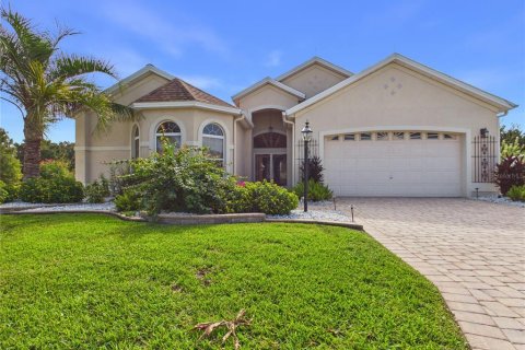 House in The Villages, Florida 3 bedrooms, 215.25 sq.m. № 2403215