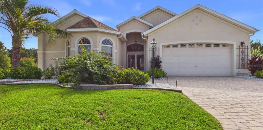 House in The Villages, Florida 3 bedrooms, 215.25 sq.m. № 2403215