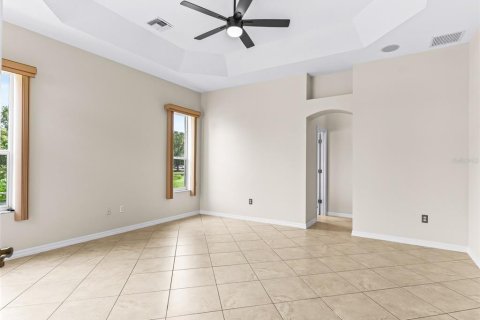 House in The Villages, Florida 3 bedrooms, 215.25 sq.m. № 2403215 - photo 25
