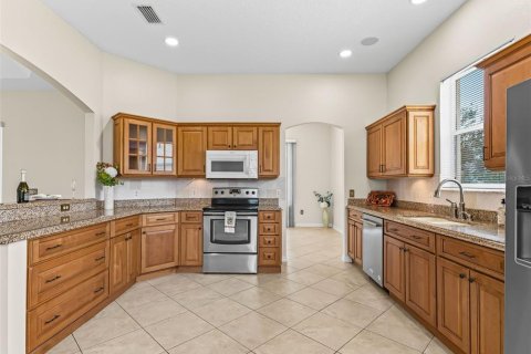 House in The Villages, Florida 3 bedrooms, 215.25 sq.m. № 2403215 - photo 22