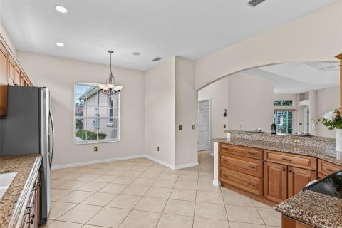 House in The Villages, Florida 3 bedrooms, 215.25 sq.m. № 2403215 - photo 19