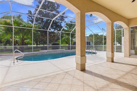 House in The Villages, Florida 3 bedrooms, 215.25 sq.m. № 2403215 - photo 14