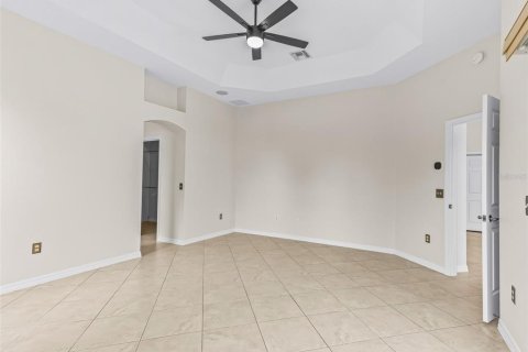 House in The Villages, Florida 3 bedrooms, 215.25 sq.m. № 2403215 - photo 27