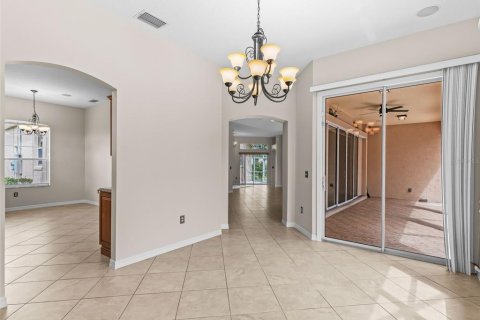 House in The Villages, Florida 3 bedrooms, 215.25 sq.m. № 2403215 - photo 16