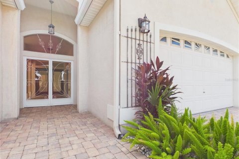 House in The Villages, Florida 3 bedrooms, 215.25 sq.m. № 2403215 - photo 3