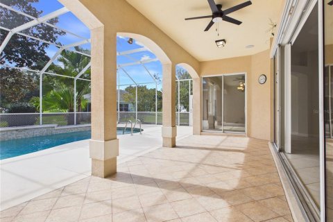 House in The Villages, Florida 3 bedrooms, 215.25 sq.m. № 2403215 - photo 12