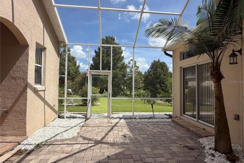 House in The Villages, Florida 3 bedrooms, 215.25 sq.m. № 2403215 - photo 4