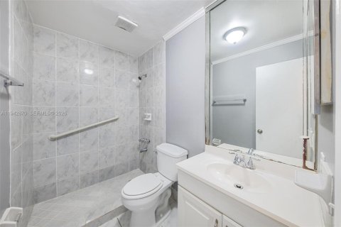 Villa ou maison à louer à Miami, Floride: 3 chambres, 178.47 m2 № 1999176 - photo 30