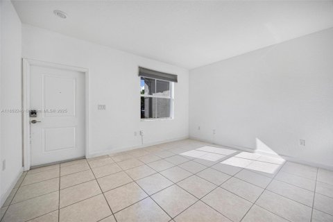Townhouse in Homestead, Florida 3 bedrooms, 137.77 sq.m. № 1882574 - photo 12