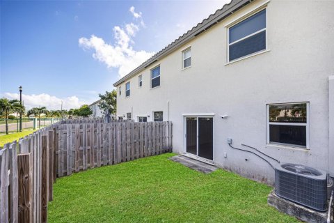 Townhouse in Homestead, Florida 3 bedrooms, 137.77 sq.m. № 1882574 - photo 24