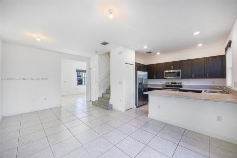 Townhouse in Homestead, Florida 3 bedrooms, 137.77 sq.m. № 1882574 - photo 20