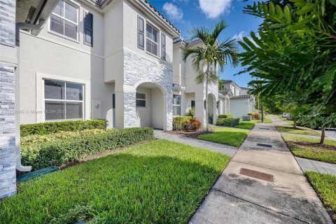 Townhouse in Homestead, Florida 3 bedrooms, 137.77 sq.m. № 1882574 - photo 7