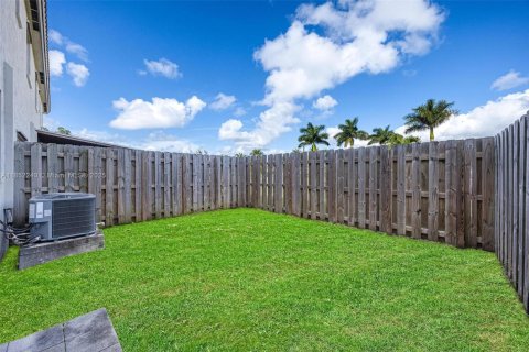 Townhouse in Homestead, Florida 3 bedrooms, 137.77 sq.m. № 1882574 - photo 23