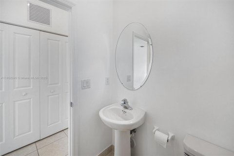 Townhouse in Homestead, Florida 3 bedrooms, 137.77 sq.m. № 1882574 - photo 14
