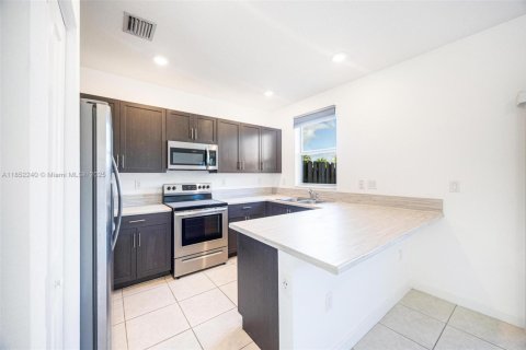 Townhouse in Homestead, Florida 3 bedrooms, 137.77 sq.m. № 1882574 - photo 21