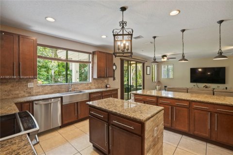 House in Cutler Bay, Florida 5 bedrooms, 315.77 sq.m. № 1857401 - photo 24