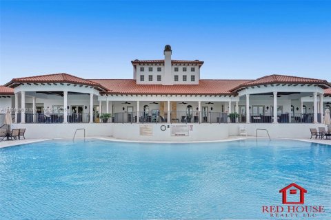 House in Cutler Bay, Florida 5 bedrooms, 315.77 sq.m. № 1857401 - photo 10
