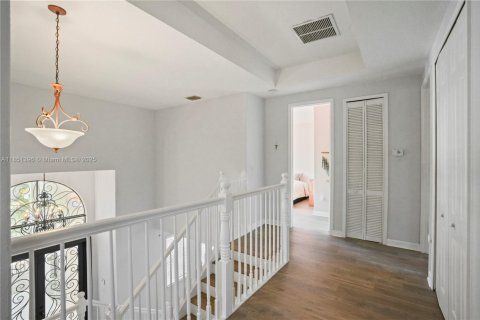 House in Cutler Bay, Florida 5 bedrooms, 315.77 sq.m. № 1857401 - photo 26