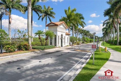 House in Cutler Bay, Florida 5 bedrooms, 315.77 sq.m. № 1857401 - photo 5