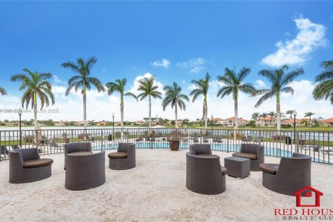 House in Cutler Bay, Florida 5 bedrooms, 315.77 sq.m. № 1857401 - photo 14
