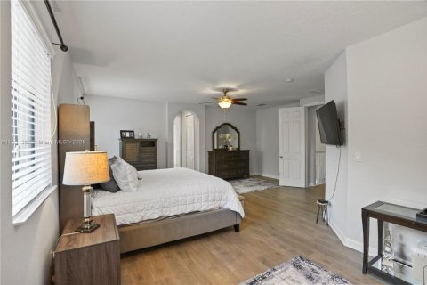 House in Cutler Bay, Florida 5 bedrooms, 315.77 sq.m. № 1857401 - photo 30