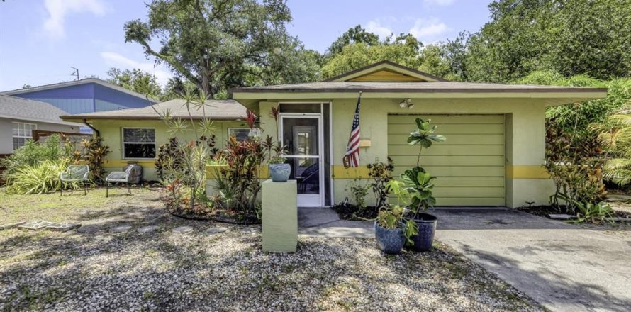 Villa ou maison à Clearwater, Floride 3 chambres, 127.74 m2 № 2225140