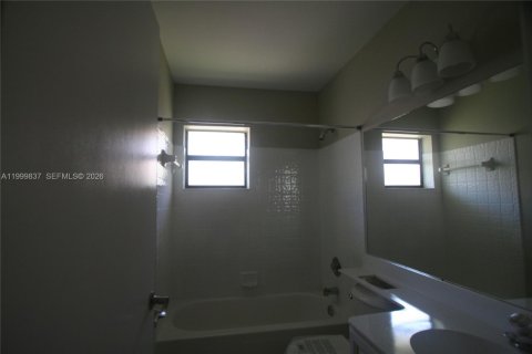 Condominio en venta en Coconut Creek, Florida, 3 dormitorios, 104.05 m2 № 2066249 - foto 19