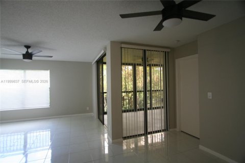 Condominio en venta en Coconut Creek, Florida, 3 dormitorios, 104.05 m2 № 2066249 - foto 5