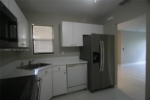 Condominio en venta en Coconut Creek, Florida, 3 dormitorios, 104.05 m2 № 2066249 - foto 3