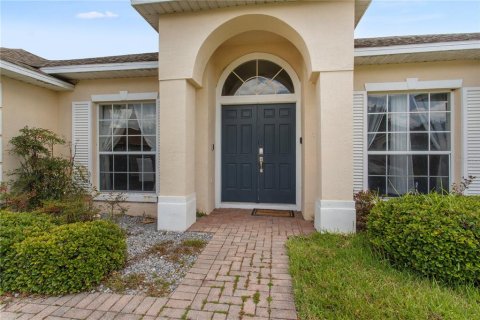 House in Davenport, Florida 5 bedrooms, 185.99 sq.m. № 1518688 - photo 2