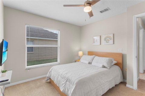 House in Davenport, Florida 5 bedrooms, 185.99 sq.m. № 1518688 - photo 24