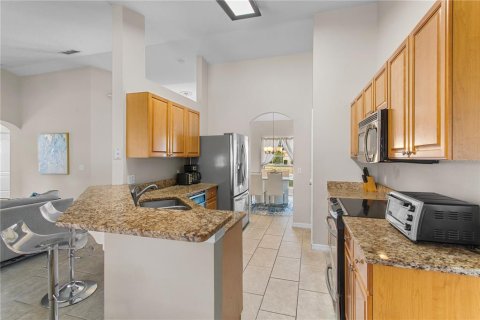 House in Davenport, Florida 5 bedrooms, 185.99 sq.m. № 1518688 - photo 17