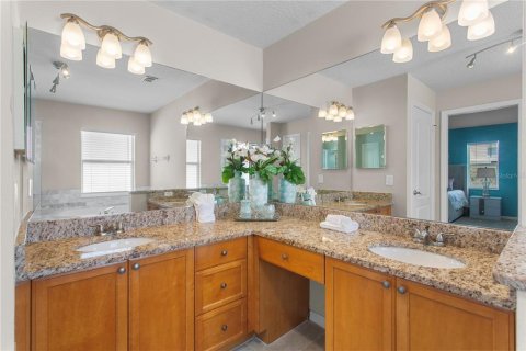 House in Davenport, Florida 5 bedrooms, 185.99 sq.m. № 1518688 - photo 22