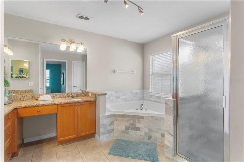 House in Davenport, Florida 5 bedrooms, 185.99 sq.m. № 1518688 - photo 21