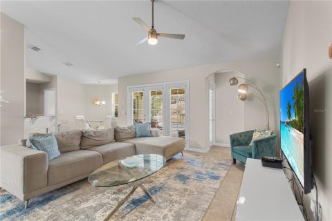 House in Davenport, Florida 5 bedrooms, 185.99 sq.m. № 1518688 - photo 10