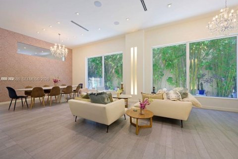 Villa ou maison à vendre à Miami, Floride: 5 chambres, 314.47 m2 № 2174725 - photo 2