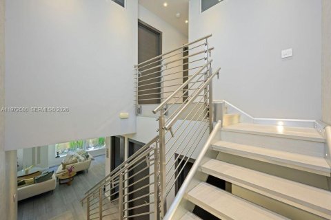 Villa ou maison à vendre à Miami, Floride: 5 chambres, 314.47 m2 № 2174725 - photo 19