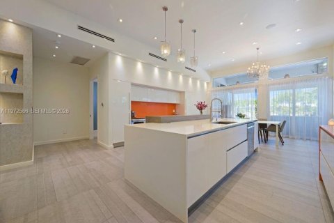 Villa ou maison à vendre à Miami, Floride: 5 chambres, 314.47 m2 № 2174725 - photo 7