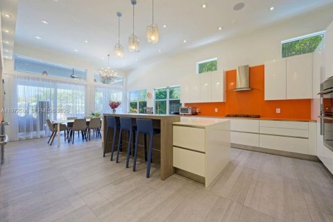 Villa ou maison à vendre à Miami, Floride: 5 chambres, 314.47 m2 № 2174725 - photo 6