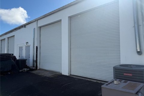 Immobilier commercial à louer à Gainesville, Floride № 2390894 - photo 3
