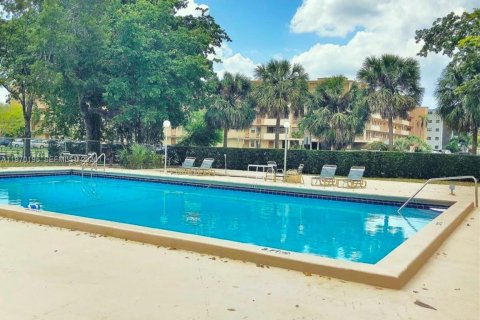 Condominio en venta en Hollywood, Florida, 1 dormitorio, 77.11 m2 № 2031033 - foto 14