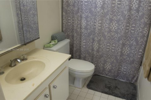 Condominio en venta en Hollywood, Florida, 1 dormitorio, 77.11 m2 № 2031033 - foto 5
