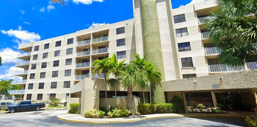 Condominio en Hollywood, Florida, 1 dormitorio № 2031033