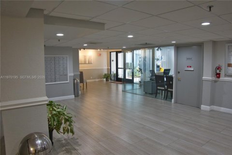 Condominio en venta en Hollywood, Florida, 1 dormitorio, 77.11 m2 № 2031033 - foto 11